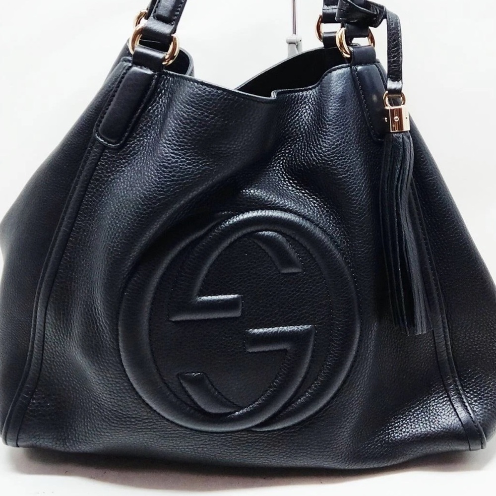 Gucci Black Pebbled leather. Soho.  Authentic